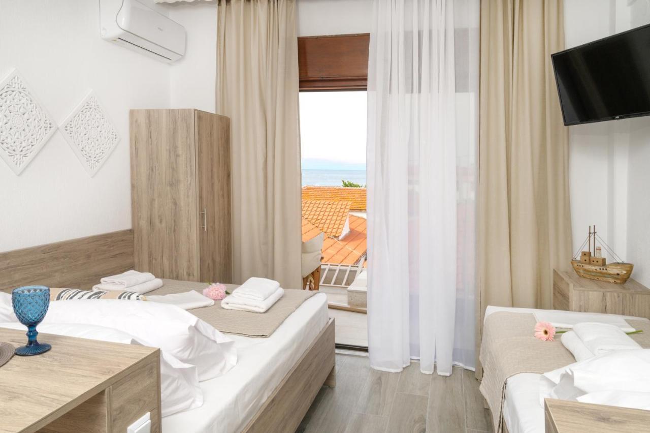 Sand Rooms To Let Nea Roda Exterior foto